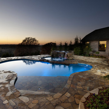 Disappearing Spa in Oklahoma Pool