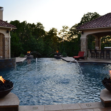 Eclectic Infinity Pool & Spa in Southlake Courtyard