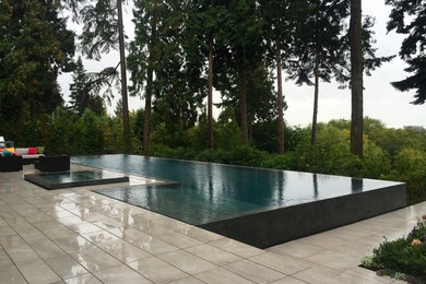 This is an example of a modern swimming pool in Vancouver.