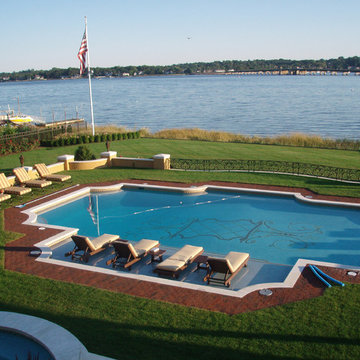 Facing Swans Swimming Pool and Spa