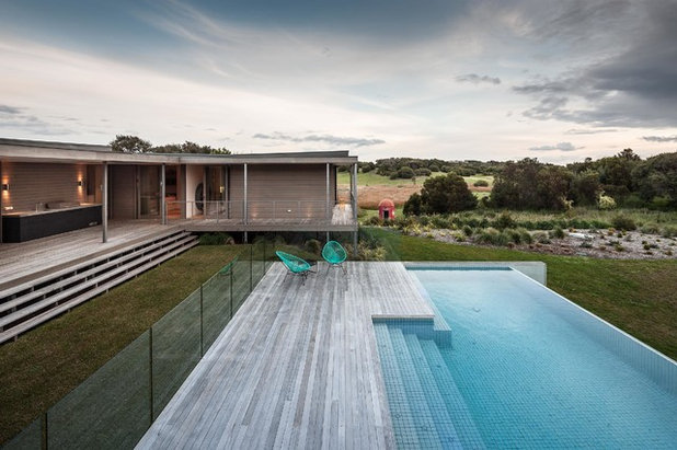 Contemporary Pool by Urban Angles
