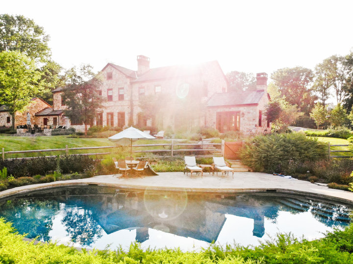Rustic Pool - Poolhouse