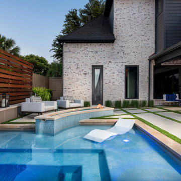 Frisco - The Lakes: Modern Swimming Pool + Outdoor Kitchen