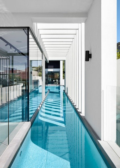 Contemporary Swimming Pool by Craig Steere Architects