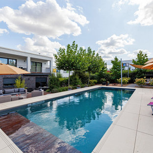 Moderner Pool in rechteckiger Form in Köln
