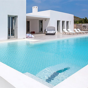 Geometric Pool Tiles: Modern Pool Villa House