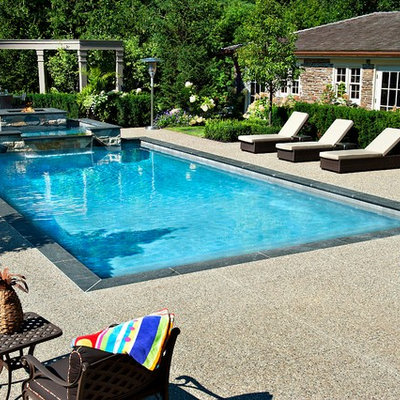 Elegant rectangular pool photo in Toronto