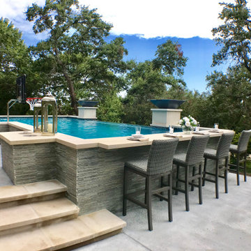 Glass Tile Spa with Negative Edge in San Antonio, Tx