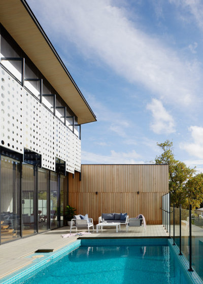 Contemporary Pool by R ARCHITECTURE