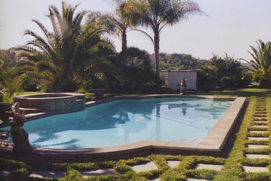 Inspiration for a timeless pool remodel in Los Angeles