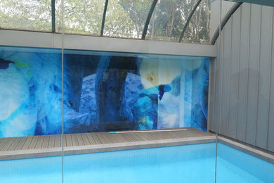 На фото: бассейн в стиле модернизм