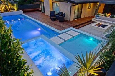 Pool - contemporary pool idea in Los Angeles