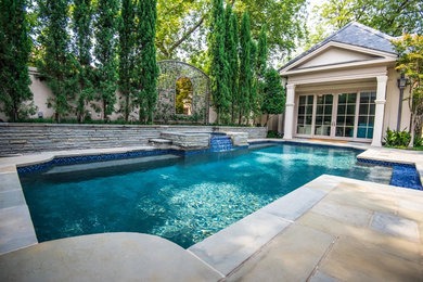 This is an example of a classic swimming pool in Dallas.