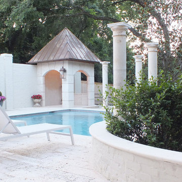 Historic District outdoor Living Area with Passageway house, Pool & Fountains
