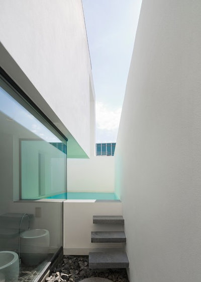 Minimalistisch Pools by Atelier Zafari . Architecture