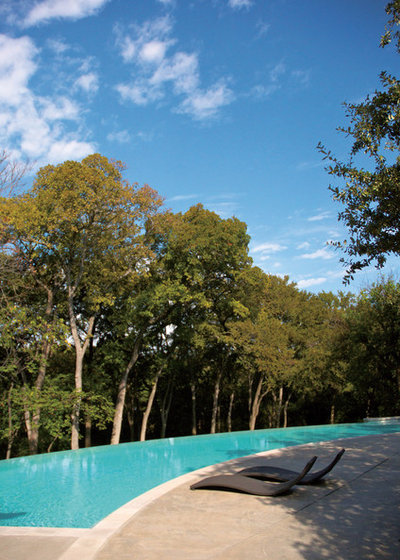 Modern Pools by Bonick Landscaping
