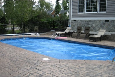Foto de piscina a medida en patio trasero