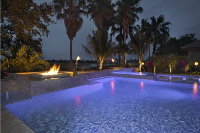 Inspiration for a contemporary pool remodel in Miami