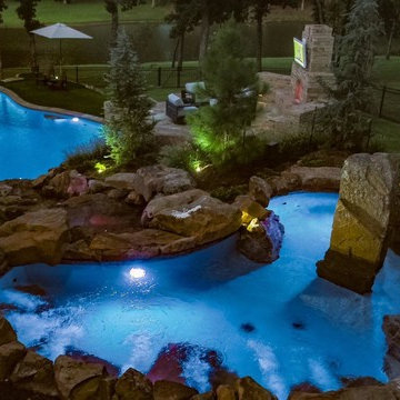Lakeview Pool, Stream & Natural Boulder Spa