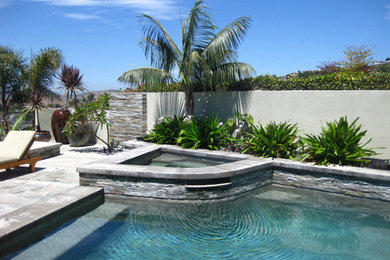 Example of a large minimalist backyard lap hot tub design in San Francisco