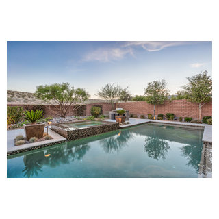 Lap Pool with Rim Flow Spa & Fire Pit - Tropisch - Pools - Las Vegas ...