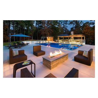 Large Contemporary Pool & Spacious Cabana with Fireplace - Contemporary -  Pool - Atlanta - by Thrasher Pool and Spa | Houzz