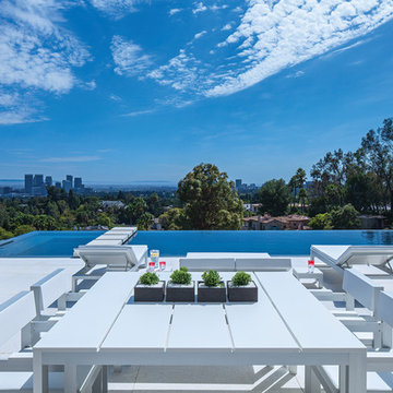 Laurel Way Beverly Hills luxury home modern infinity pool & outdoor dining terra