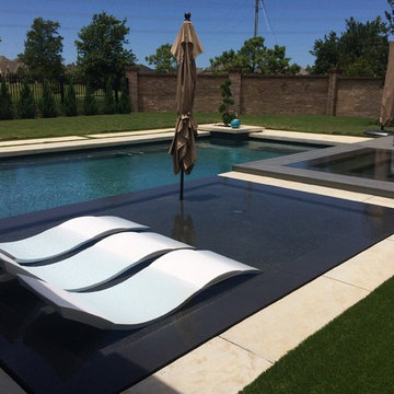 Ledge Lounger in-pool Chaise