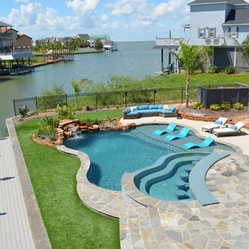 Ledge Lounger in-pool Chaise
