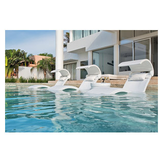 Ledge Lounger In-pool furniture with attachable Shade - Tropical - Pool ...