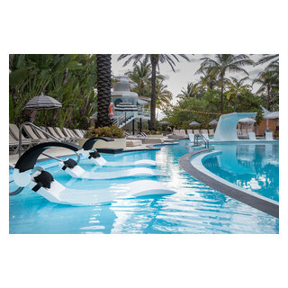 Ledge Lounger In-pool furniture with attachable Shade - Tropical ...