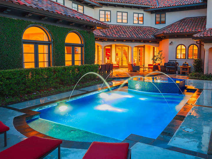 Contemporary Pool - Pool