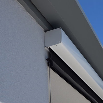 Luxaflex® EVO Wire Guide Straight Drop Awnings