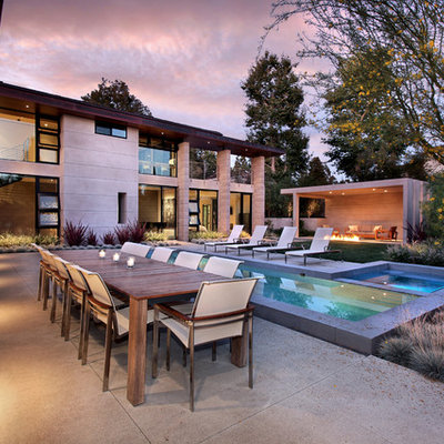 Example of a trendy courtyard rectangular lap pool design in Orange County