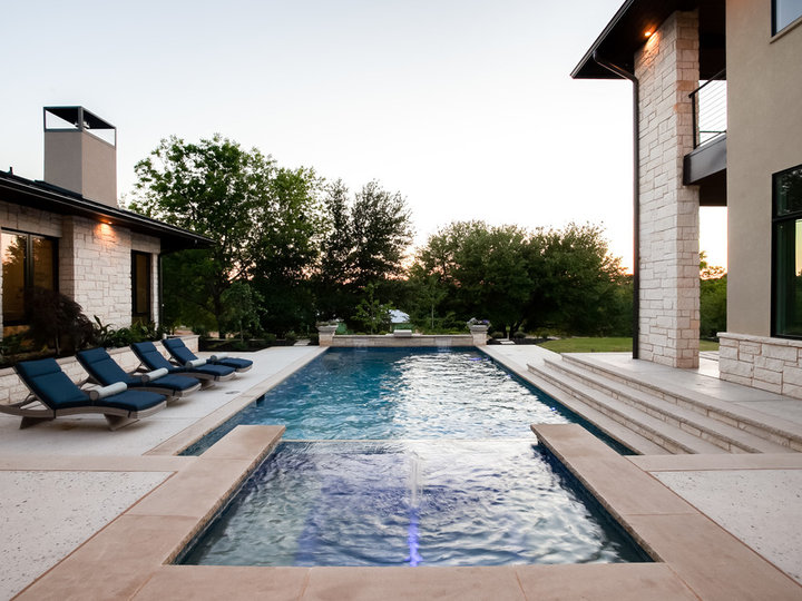 Fountain - Contemporary Pool