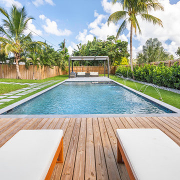 Modern Straight Line Pool & Spa in Fort Lauderdale