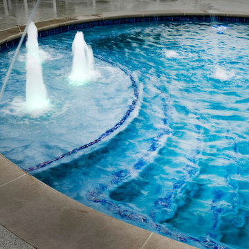 Morris, IL Infinity Edge Swimming Pool and Hot Tub