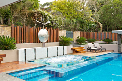 This is an example of a contemporary swimming pool in Melbourne.