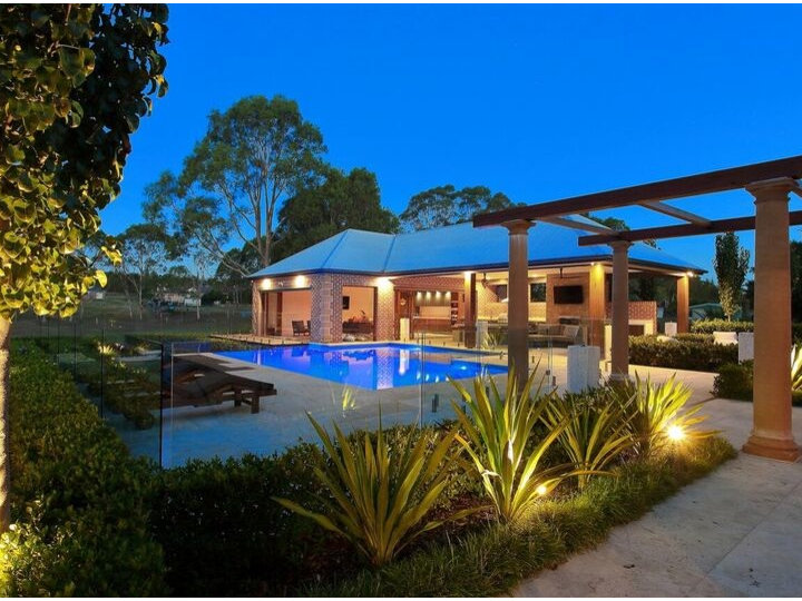 Contemporary Pool