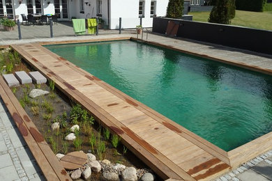 Exemple d'une piscine scandinave.