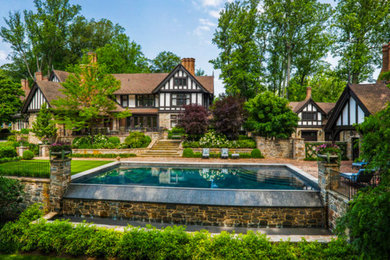Example of a classic pool design in Philadelphia