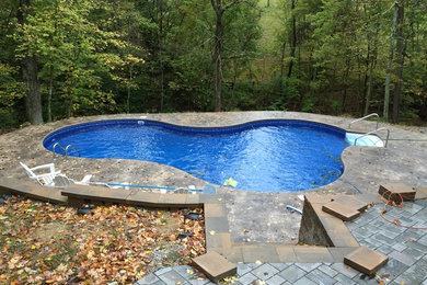 This is an example of a modern swimming pool in Cincinnati.
