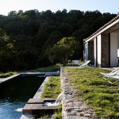 Country pool photo in Madrid