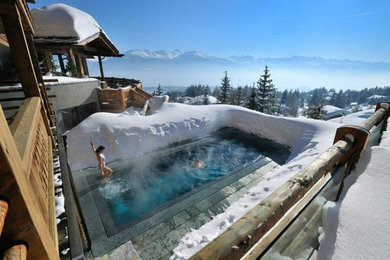 Idée de décoration pour une piscine nordique.