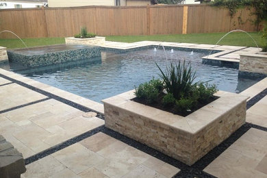 Design ideas for a classic swimming pool in Houston.