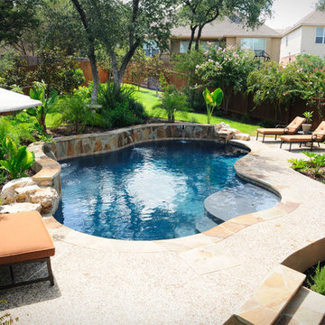 75 Small Pool Fountain Ideas You'll Love - December, 2022 | Houzz