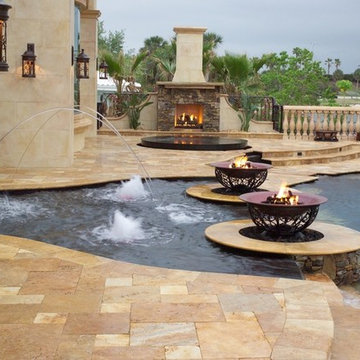 Out Door Fire Place, spa and pool