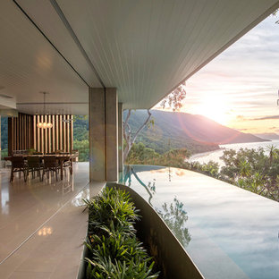 Expansive tropical infinity pool in Cairns.