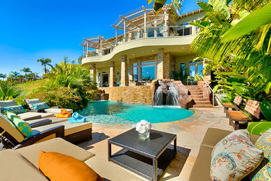Example of an island style pool design in San Diego