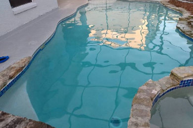 Example of a trendy pool design in Tampa